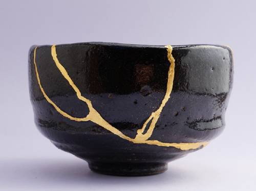 Kintsugi pottery